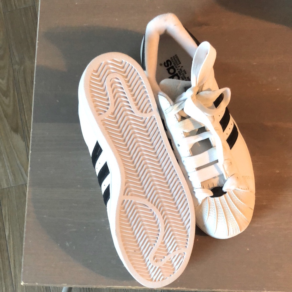 NEW Adidas Superstar Shell Toe Sneakers Women’s 9.5